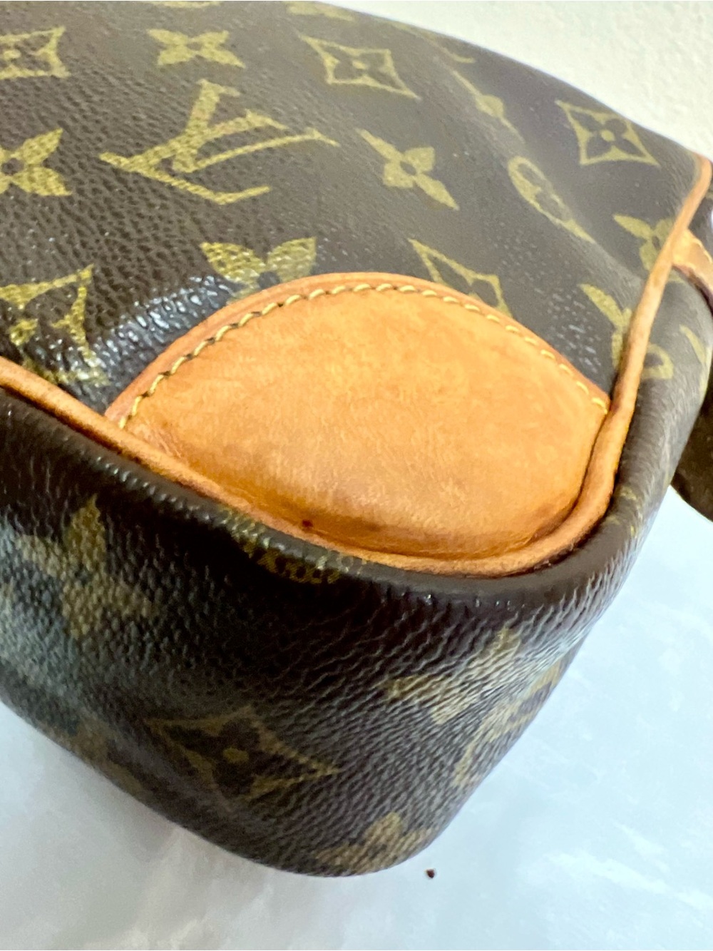 AUTH LOUIS VUITTON COMPIEGNE 28 CLUTCH - Picture 11 of 16